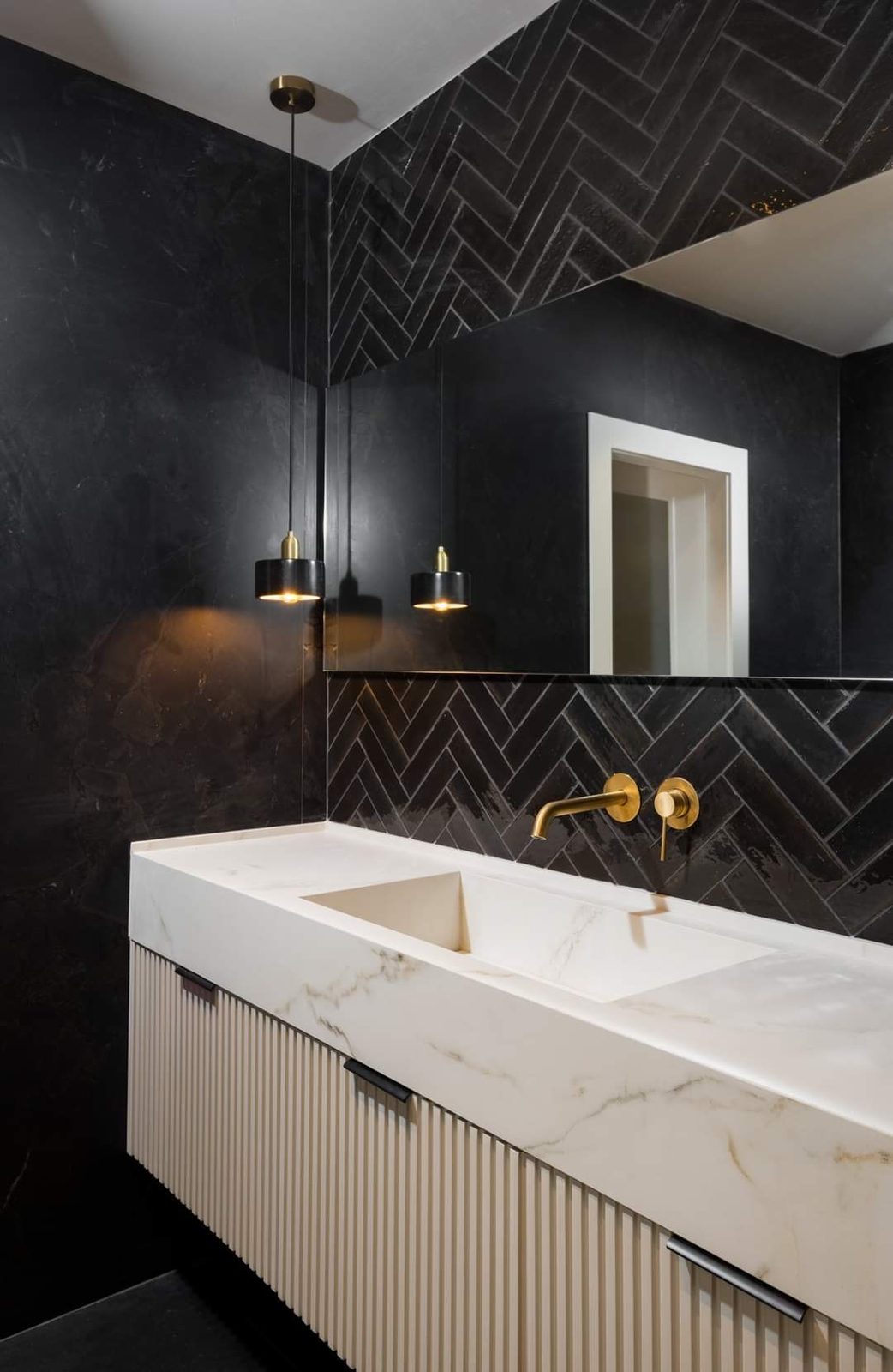 Bathroom with a fluted timber vanity